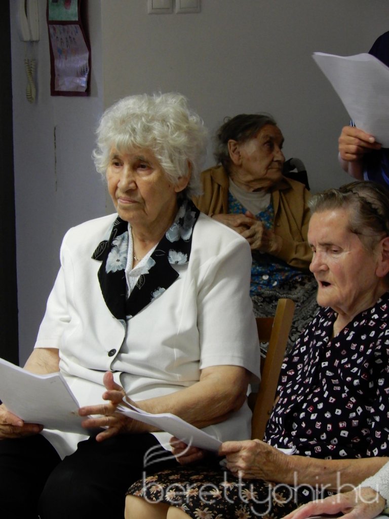 Marika néni 90 éves 38